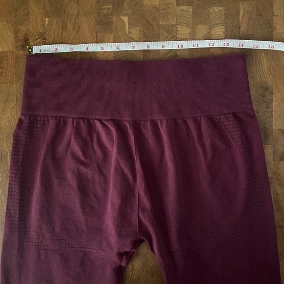 Gymshark High Waisted Seamless Leggings Size XL - Picture 3 of 5